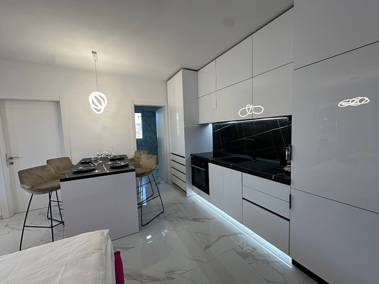 Pronájem bytu 1+1 99 m² (Jednopodlažní) - foto 4