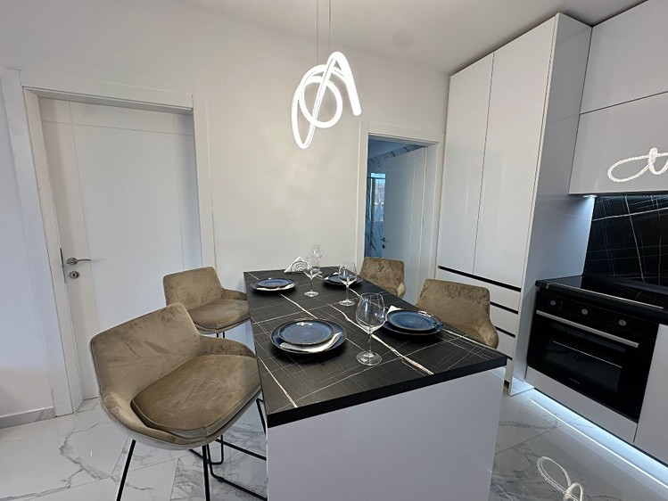 Pronájem bytu 1+1 99 m² (Jednopodlažní) - foto 5