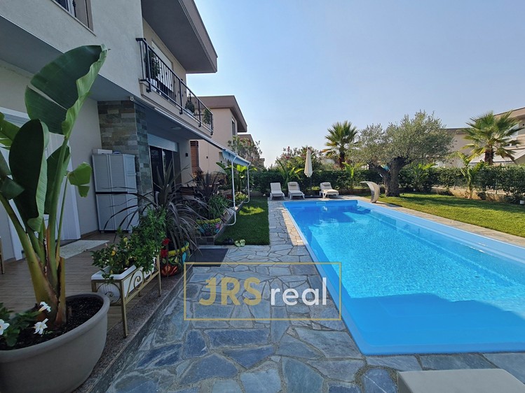 Prodej rodinného domu 176 m², pozemek 420 m² - foto 2