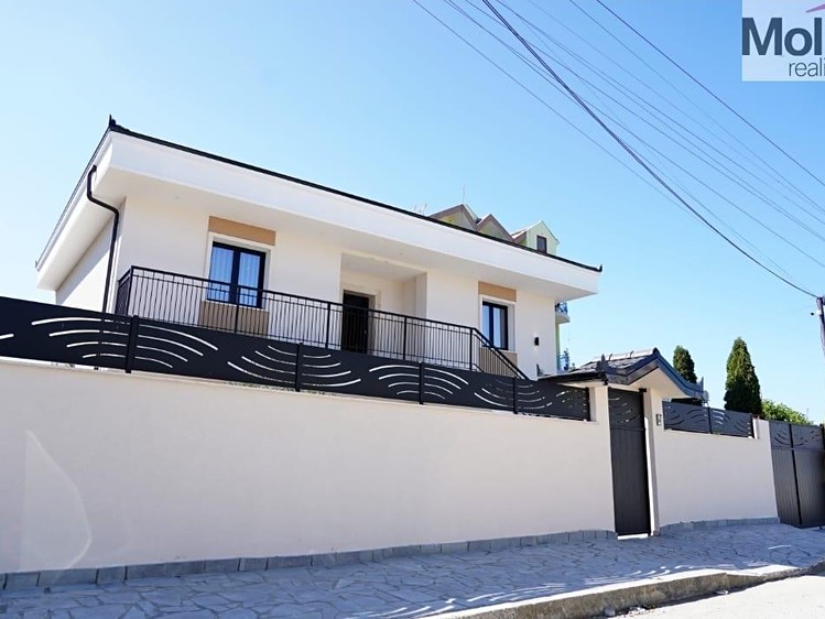 Prodej vily 235 m², pozemek 500 m² - foto 2