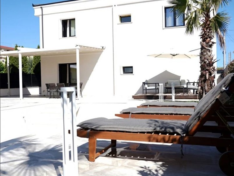 Prodej vily 235 m², pozemek 500 m² - foto 3