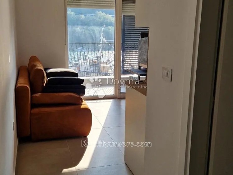 Prodej bytu 2+kk 39 m² - foto 4