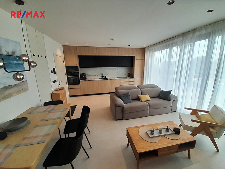 Pronájem bytu 3+kk 75 m² (Jednopodlažní) - foto 1