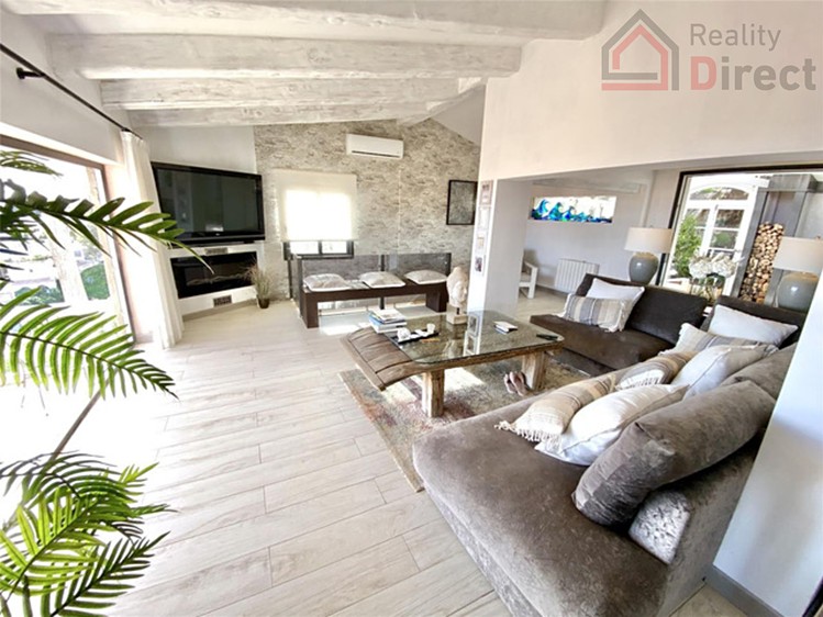 Prodej stavebního pozemku 1 735 m² - foto 4