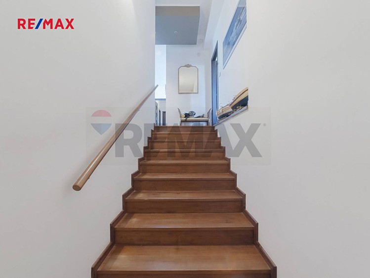 Prodej bytu 4+1 236 m² (Mezonet) - foto 6