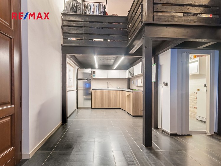 Prodej bytu 1+kk 28 m² (Mezonet) - foto 1