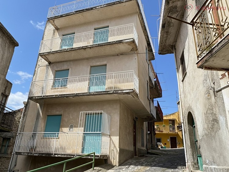 Prodej rodinného domu 160 m², pozemek 80 m² - foto 1