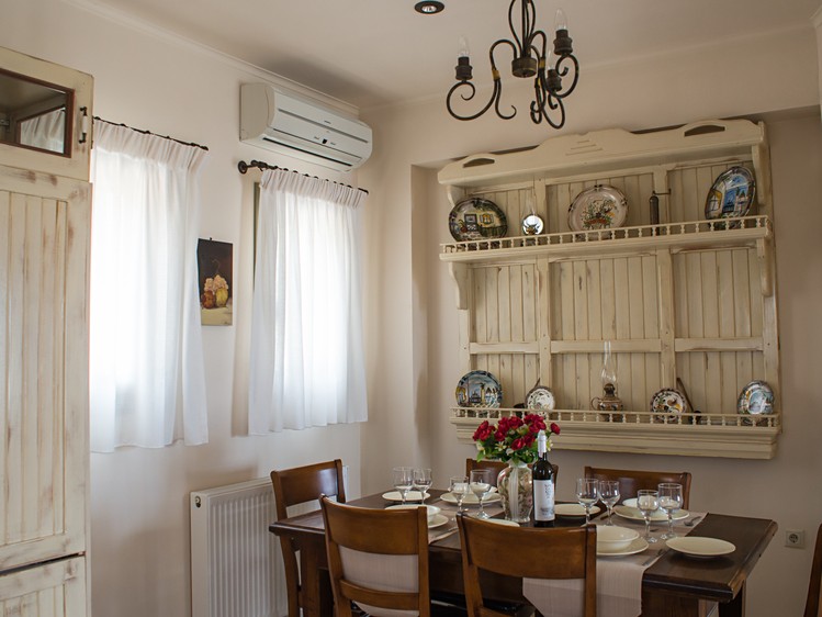 Prodej vícegeneračního domu 370 m², pozemek 2 100 m² - foto 7