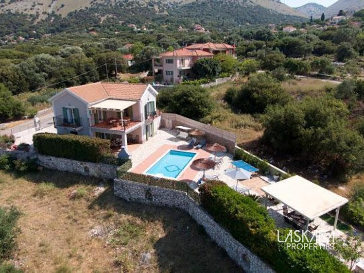 Prodej  vily 150 m², pozemek 628 m² - foto 3