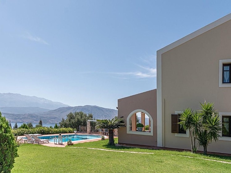 Prodej vily 340 m², pozemek 3 800 m² - foto 4