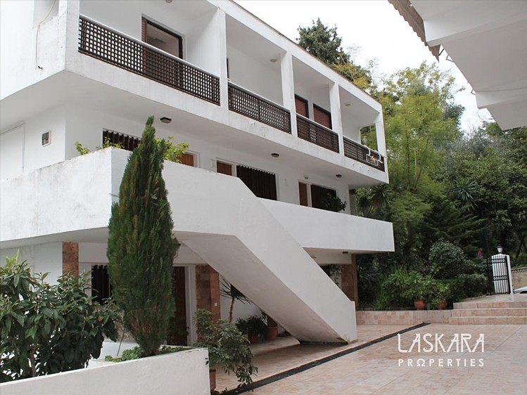 Prodej vícegeneračního domu 165 m², pozemek 4 000 m² - foto 2