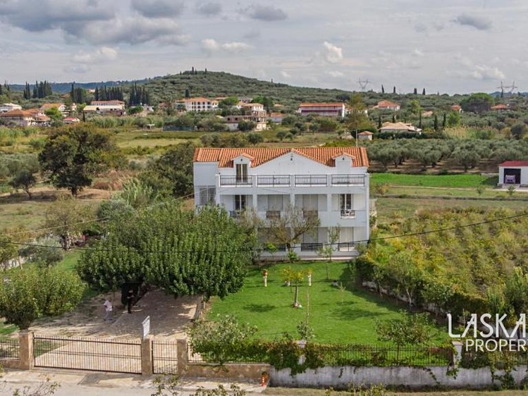 Prodej ubytovacího zařízení 330 m² - foto 1