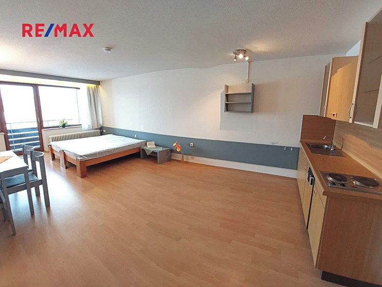 Prodej bytu 1+kk 38 m² (Jednopodlažní) - foto 3