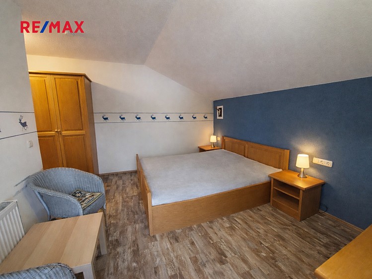 Prodej bytu 1+kk 23 m² (Podkrovní) - foto 4