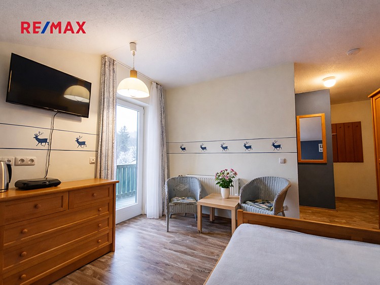 Prodej bytu 1+kk 23 m² (Podkrovní) - foto 3