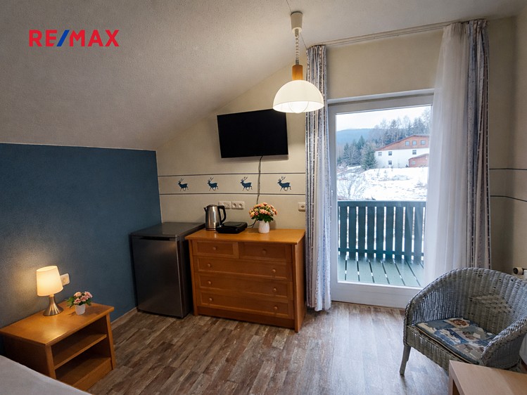 Prodej bytu 1+kk 23 m² (Podkrovní) - foto 6