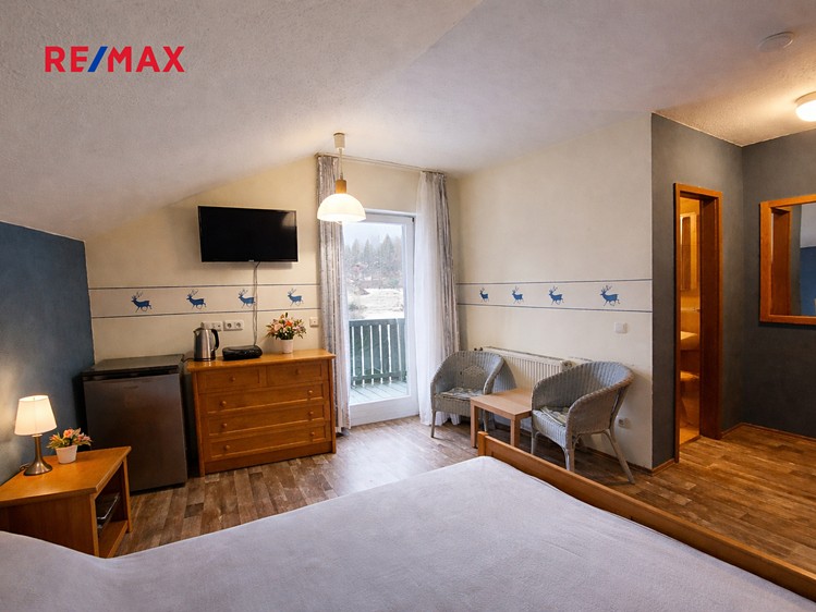 Prodej bytu 1+kk 23 m² (Podkrovní) - foto 5