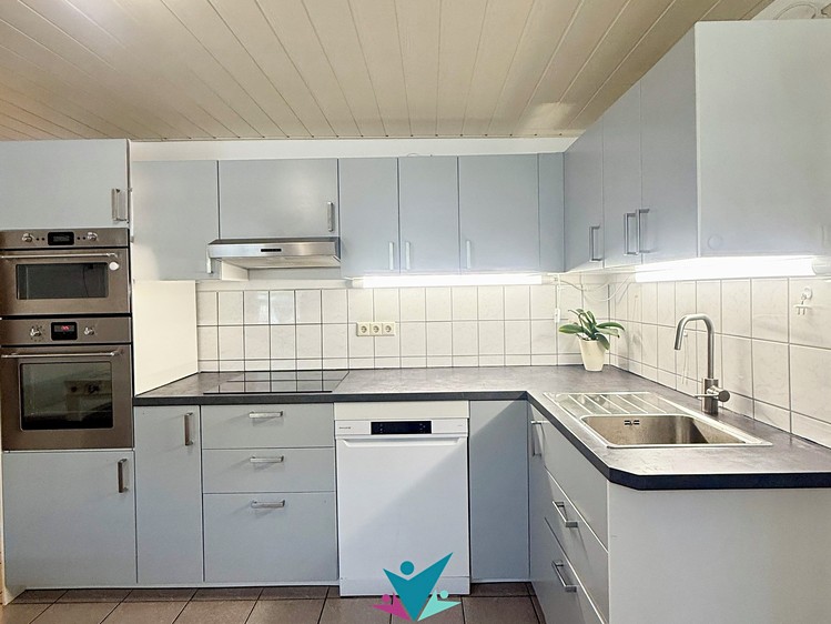 Prodej rodinného domu 121 m², pozemek 483 m² - foto 2