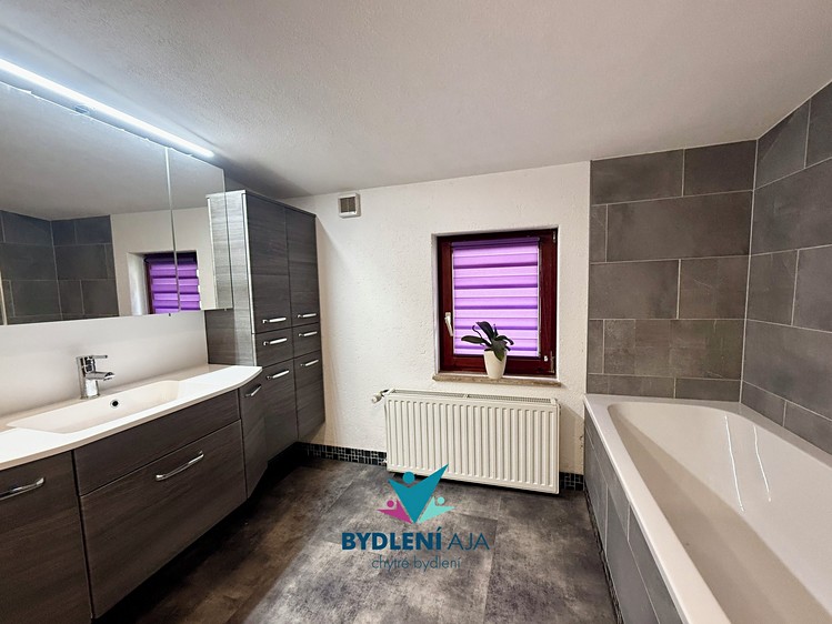 Prodej rodinného domu 121 m², pozemek 483 m² - foto 3