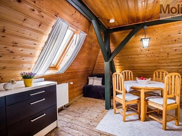 Prodej  vícegeneračního domu 320 m², pozemek 1 680 m² - foto 7