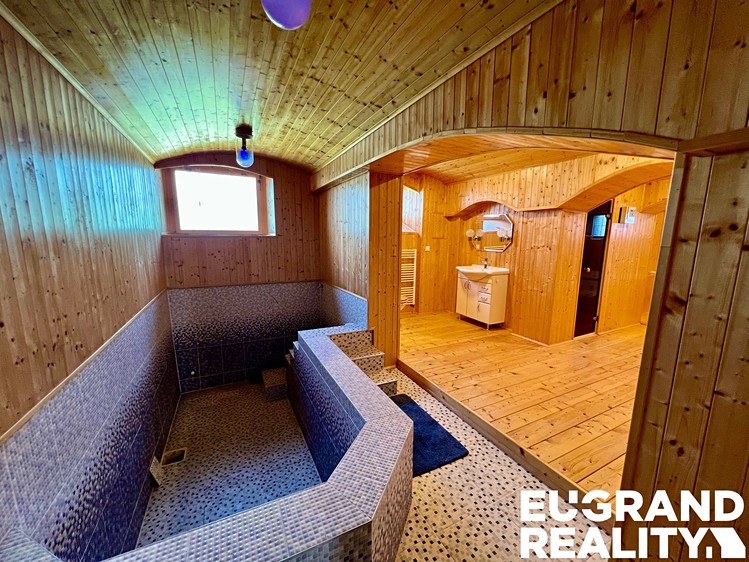 Prodej vily 500 m², pozemek 1 620 m² - foto 5