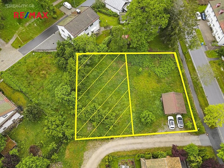 Prodej stavebního pozemku 693 m² - foto 1