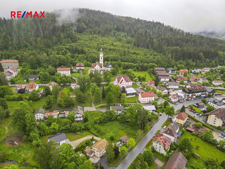 Prodej stavebního pozemku 693 m² - foto 2