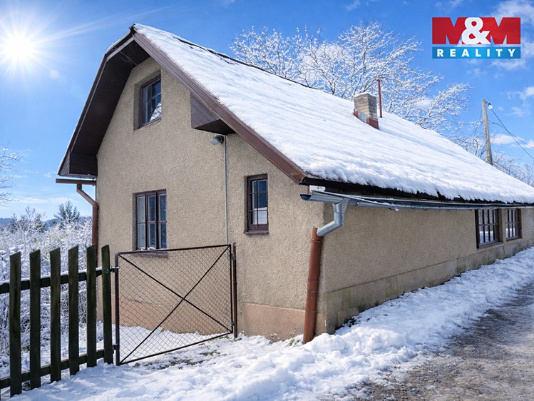 Prodej rodinného domu 138 m², pozemek 2 200 m² - foto 2