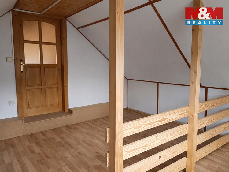 Prodej rodinného domu 138 m², pozemek 2 200 m² - foto 8