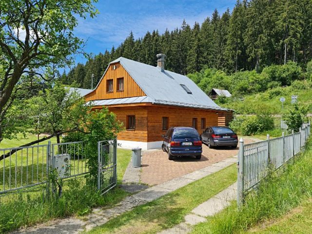 Prodej rodinného domu 276 m², pozemek 3 356 m² - foto 1