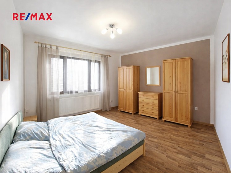 Prodej rodinného domu 180 m², pozemek 1 030 m² - foto 7