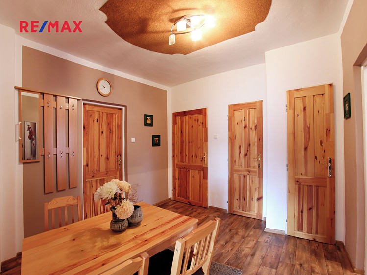 Prodej rodinného domu 180 m², pozemek 1 030 m² - foto 5