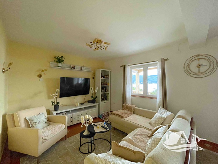 Prodej vily 325 m², pozemek 280 m² - foto 4