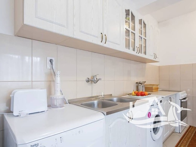 Prodej  rodinného domu 330 m², pozemek 577 m² - foto 8