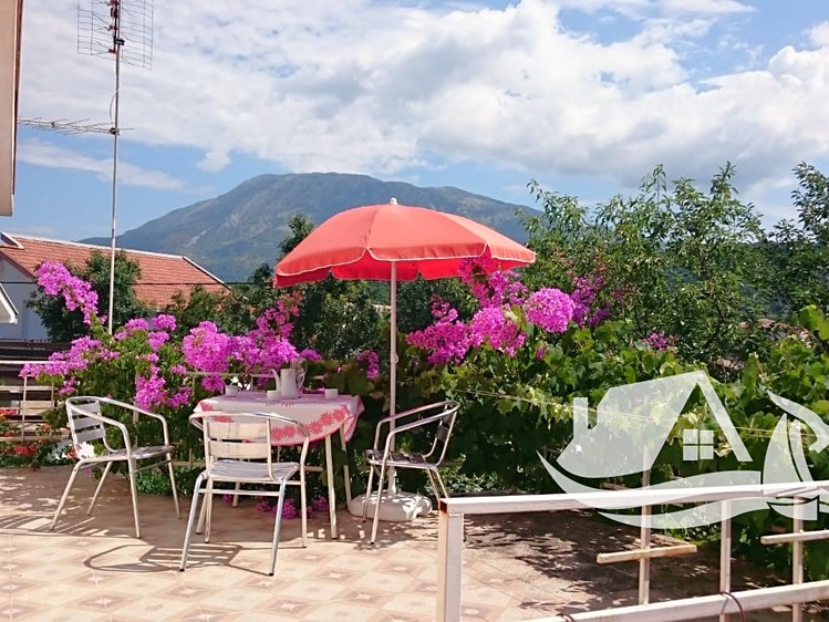 Prodej rodinného domu 160 m², pozemek 250 m² - foto 1