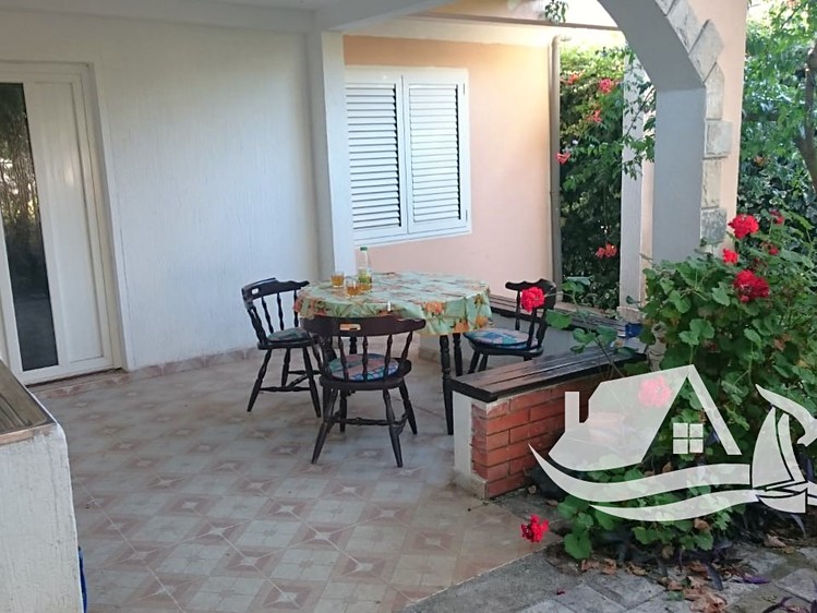 Prodej rodinného domu 160 m², pozemek 250 m² - foto 4