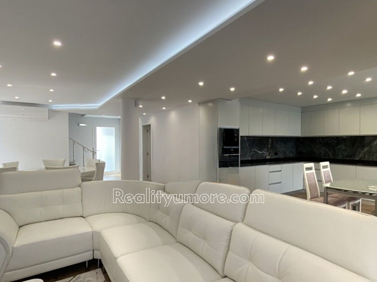 Prodej  vily 160 m², pozemek 370 m² - foto 4