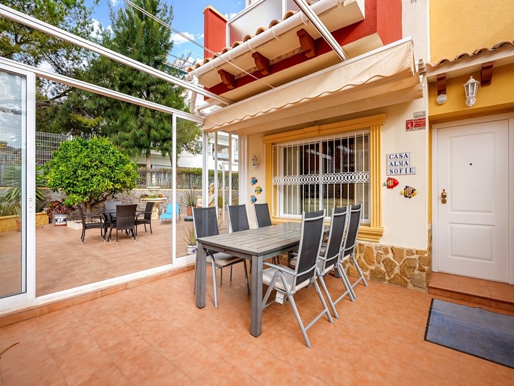 Prodej vily 97 m², pozemek 241 m² - foto 2