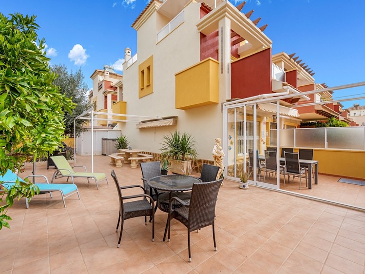 Prodej vily 97 m², pozemek 241 m² - foto 4