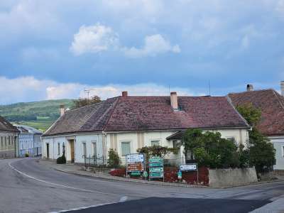 Charmantes Mehrfamilienhaus mit uneinsehbarem Innenhof - foto 1
