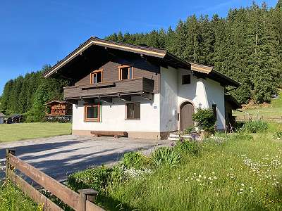 Freistehendes Einfamilienhaus in bester Lage mit großem Garten - foto 1