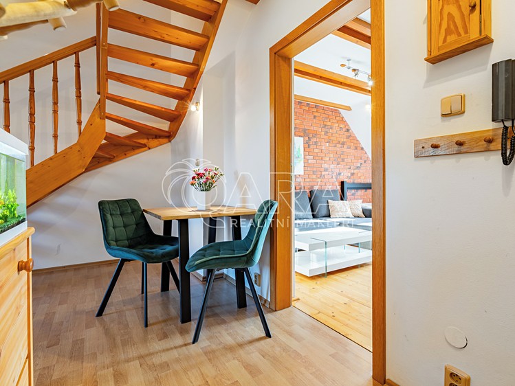 Prodej bytu 2+1 55 m² (Mezonet) - foto 3