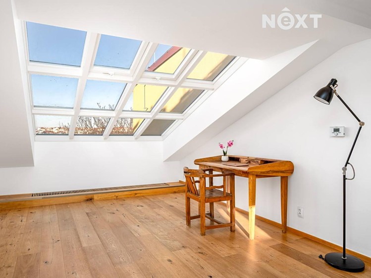 Prodej bytu 1+kk 46 m² (Podkrovní) - foto 1