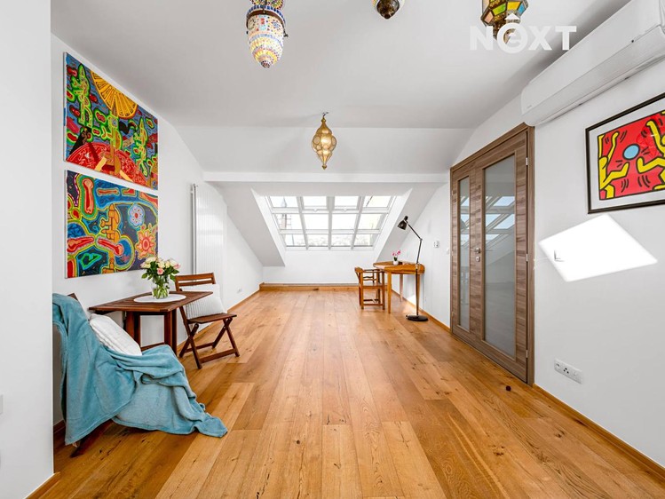 Prodej bytu 1+kk 46 m² (Podkrovní) - foto 2