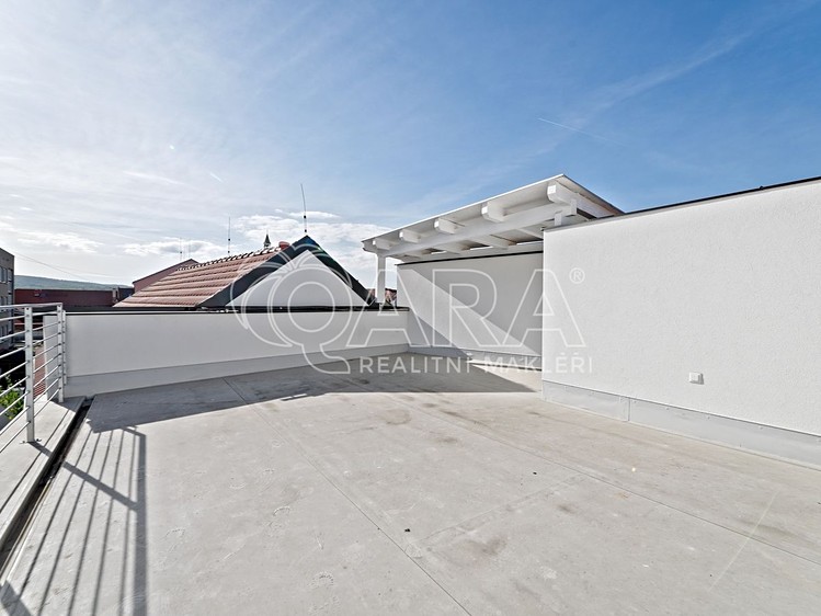 Prodej bytu 2+kk 64 m² (Podkrovní) - foto 2