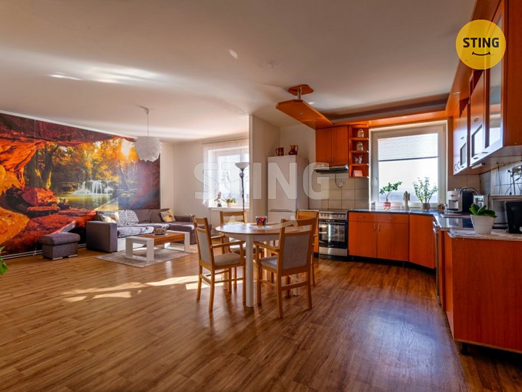 Prodej bytu 4+kk 111 m² (Podkrovní) - foto 2