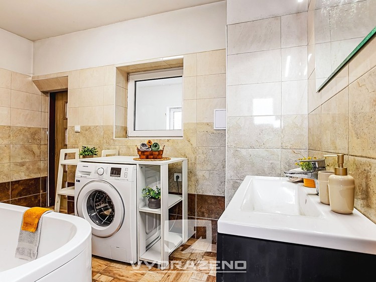 Prodej bytu 4+kk 95 m² - foto 1