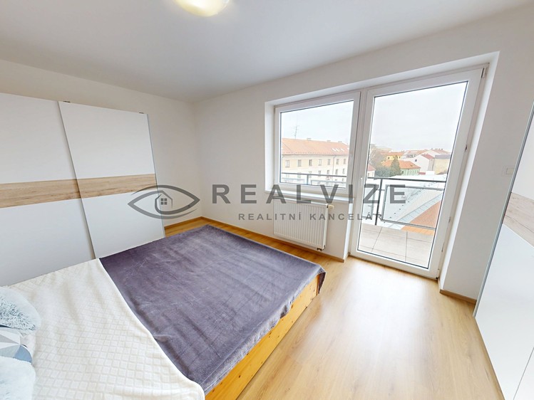 Prodej bytu 3+kk 66 m² (Podkrovní) - foto 3