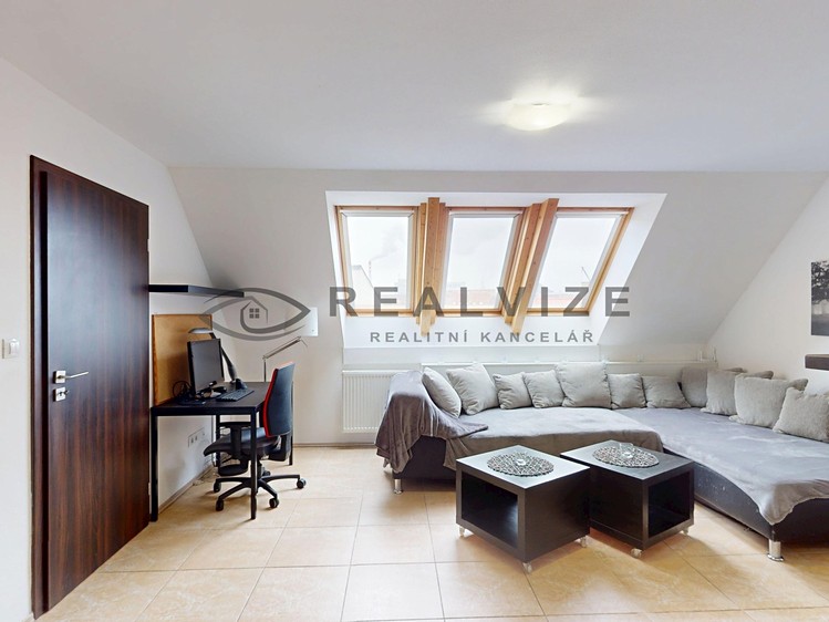 Prodej bytu 3+kk 66 m² (Podkrovní) - foto 6