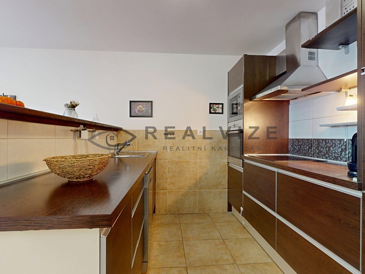Prodej bytu 3+kk 66 m² (Podkrovní) - foto 5